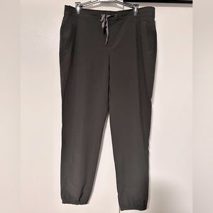 NWOT Eddie Bauer women’s jogger pants